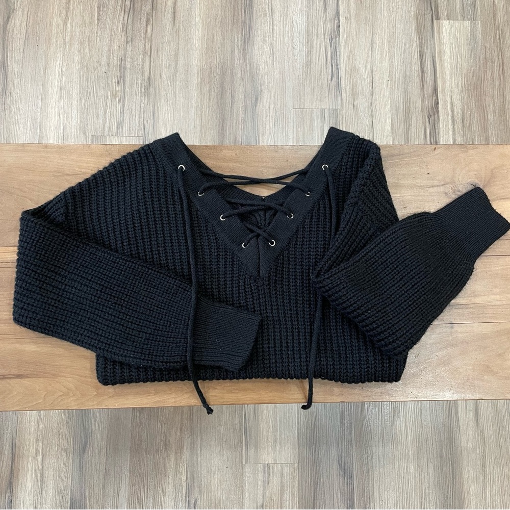 Women’s boutique black sweater, small